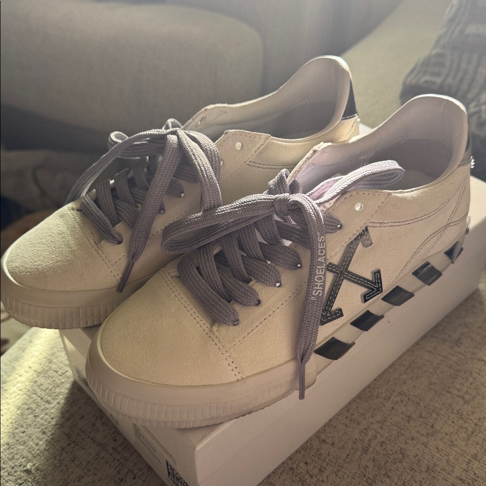 Off-White “Bohemian Blur” Sneaker Shoes
